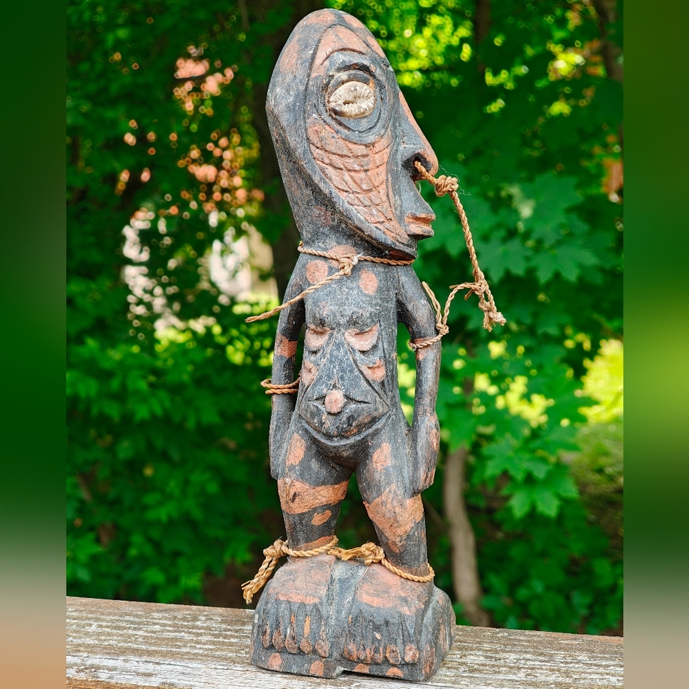Vintage Papua New Guinea Hand carved Sculpture